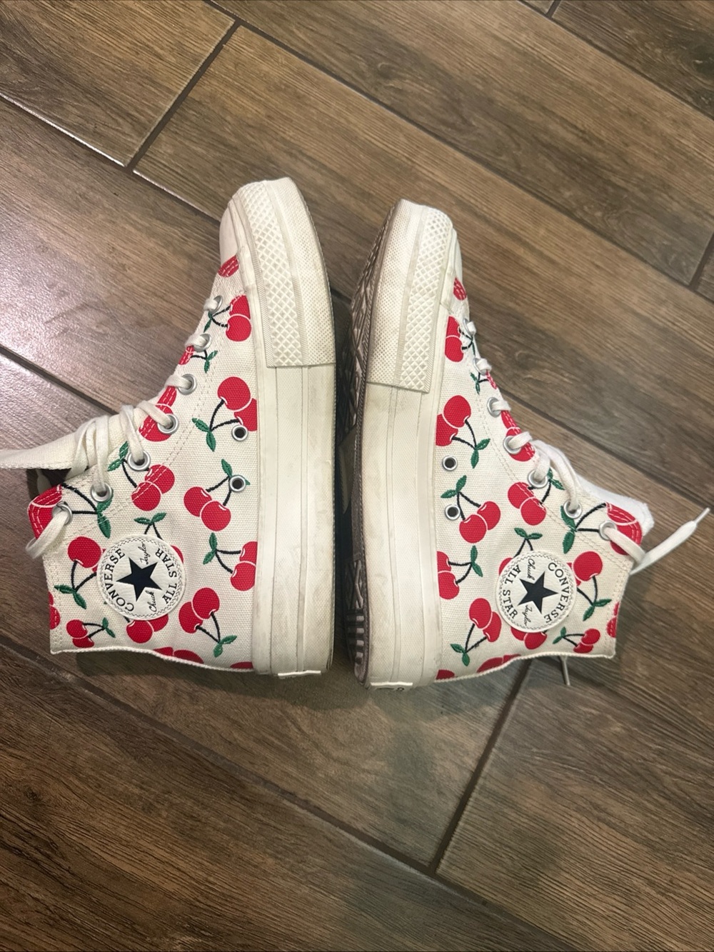 Converse Women's High Top Lift Cherry Blossom Print Chuck Taylor All Star SZ 9